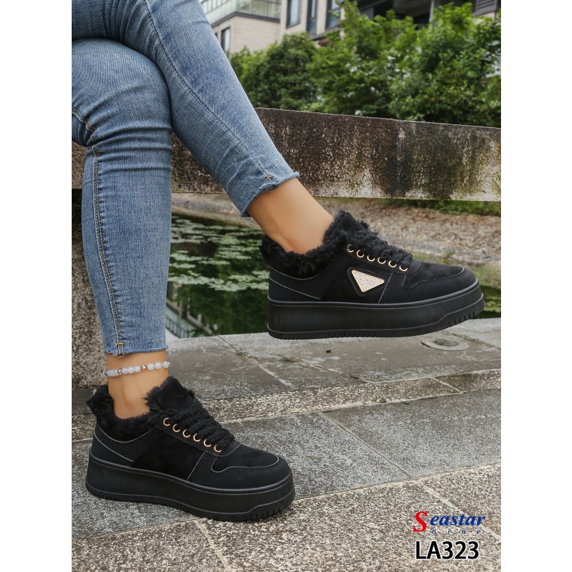 LA323