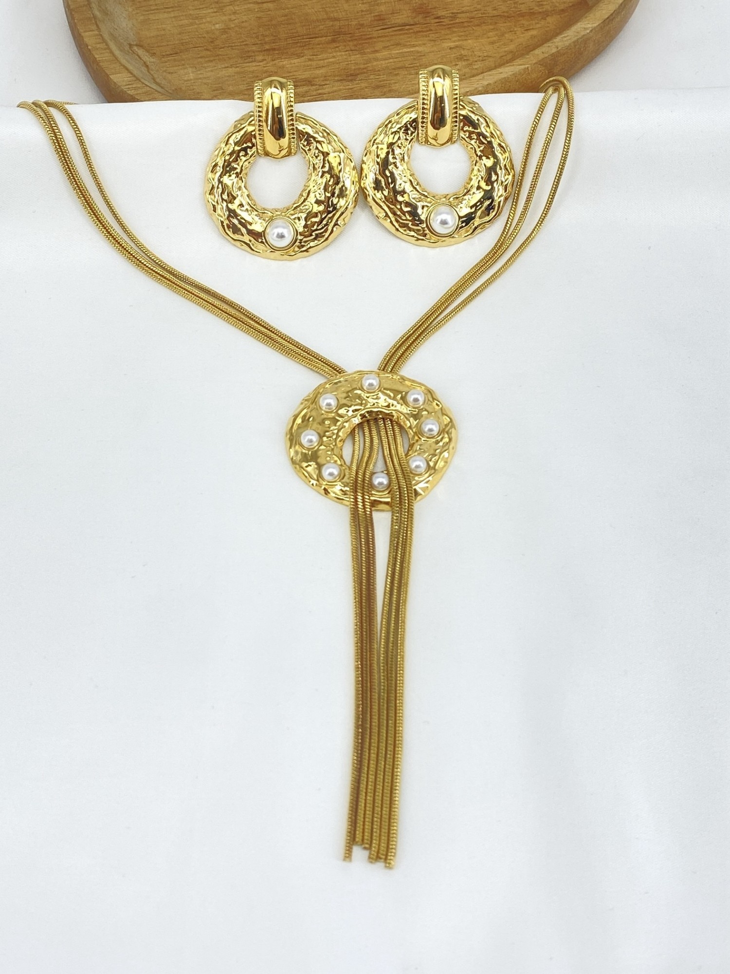 PARURE144-1